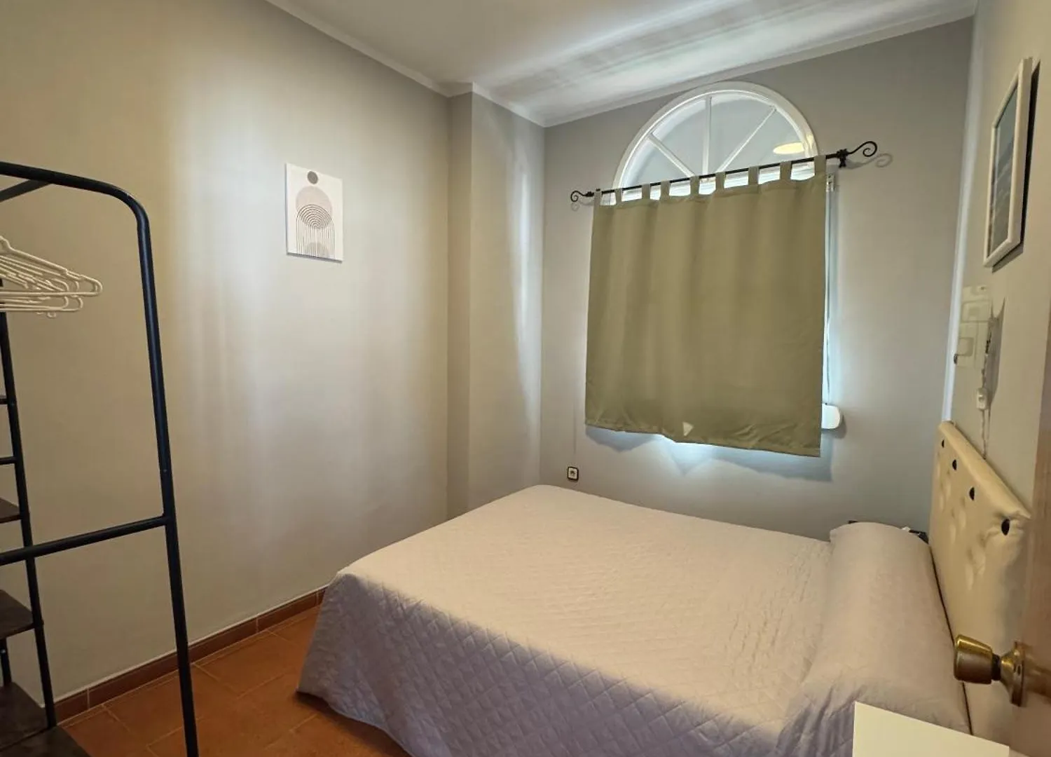 Hostal Miramar Los Canos De Meca Guest house