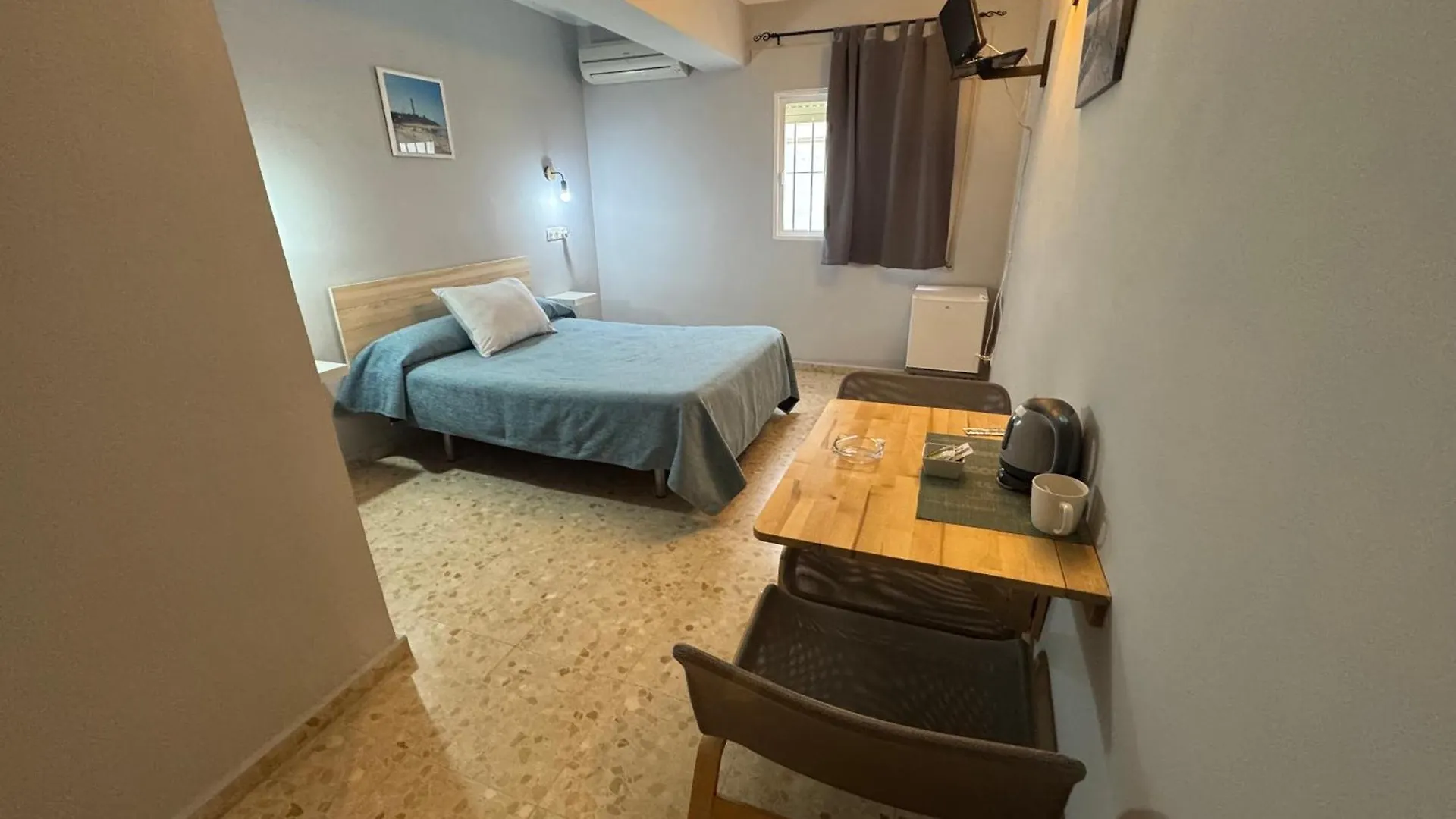Hostal Miramar Los Canos De Meca Guest house