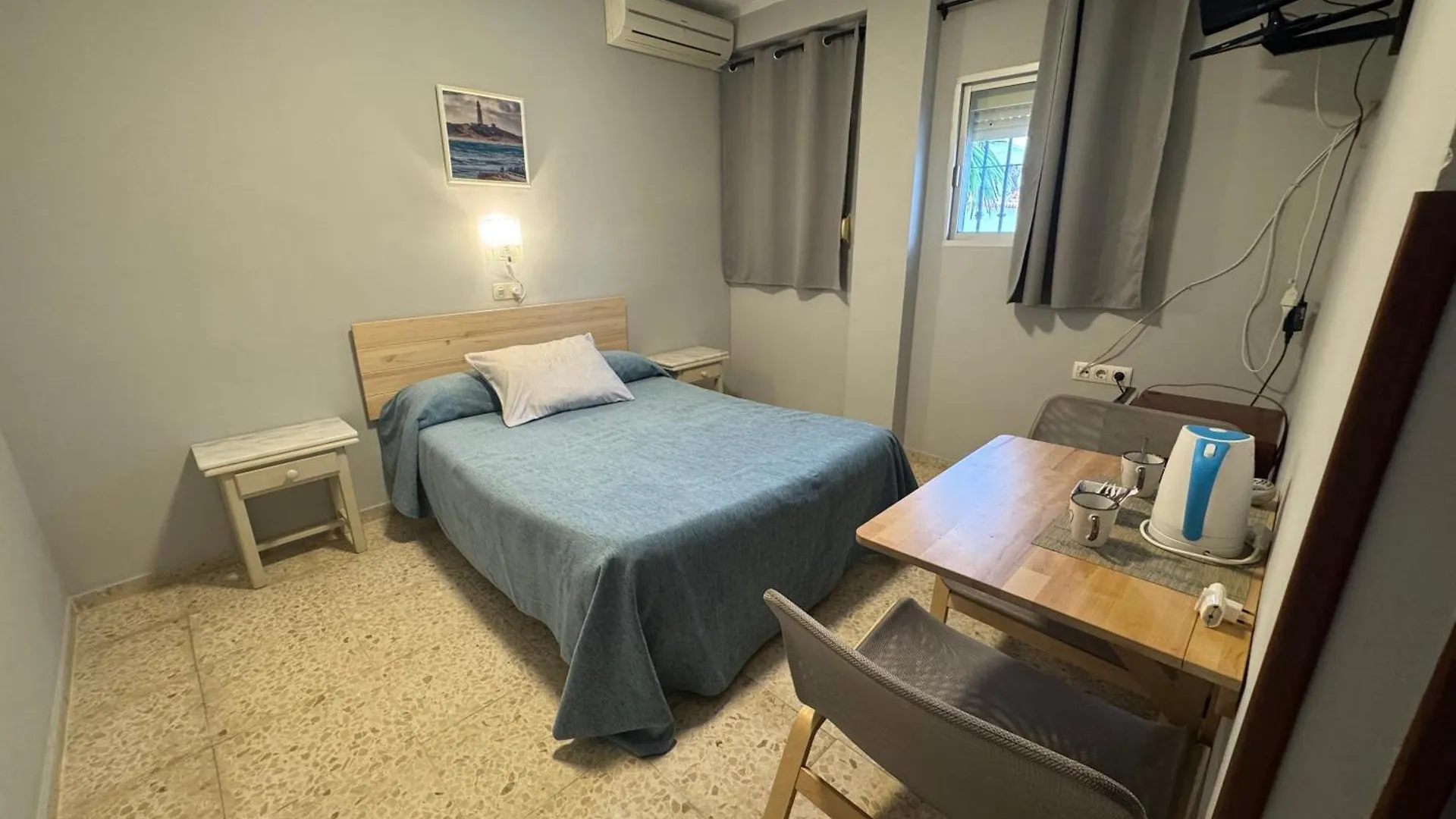 Hostal Miramar Los Canos De Meca Guest house