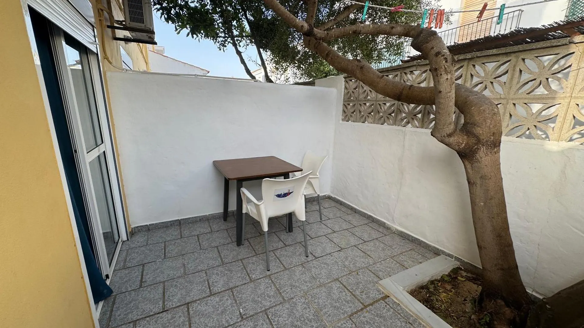 Guest house Hostal Miramar Los Canos De Meca