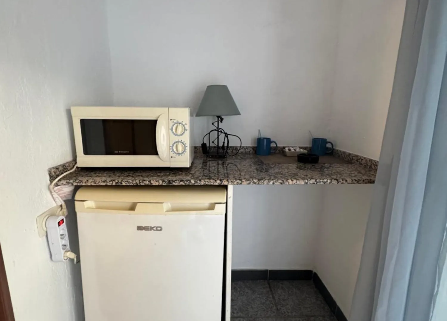 Hostal Miramar Los Canos De Meca Spain
