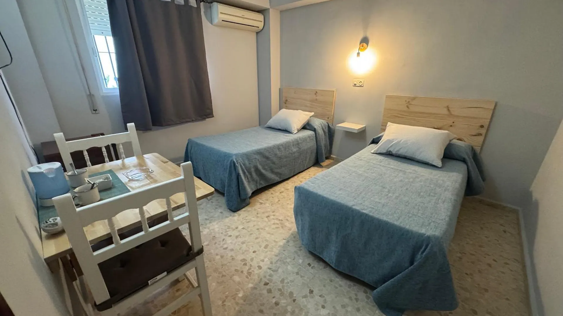 Guest house Hostal Miramar Los Canos De Meca