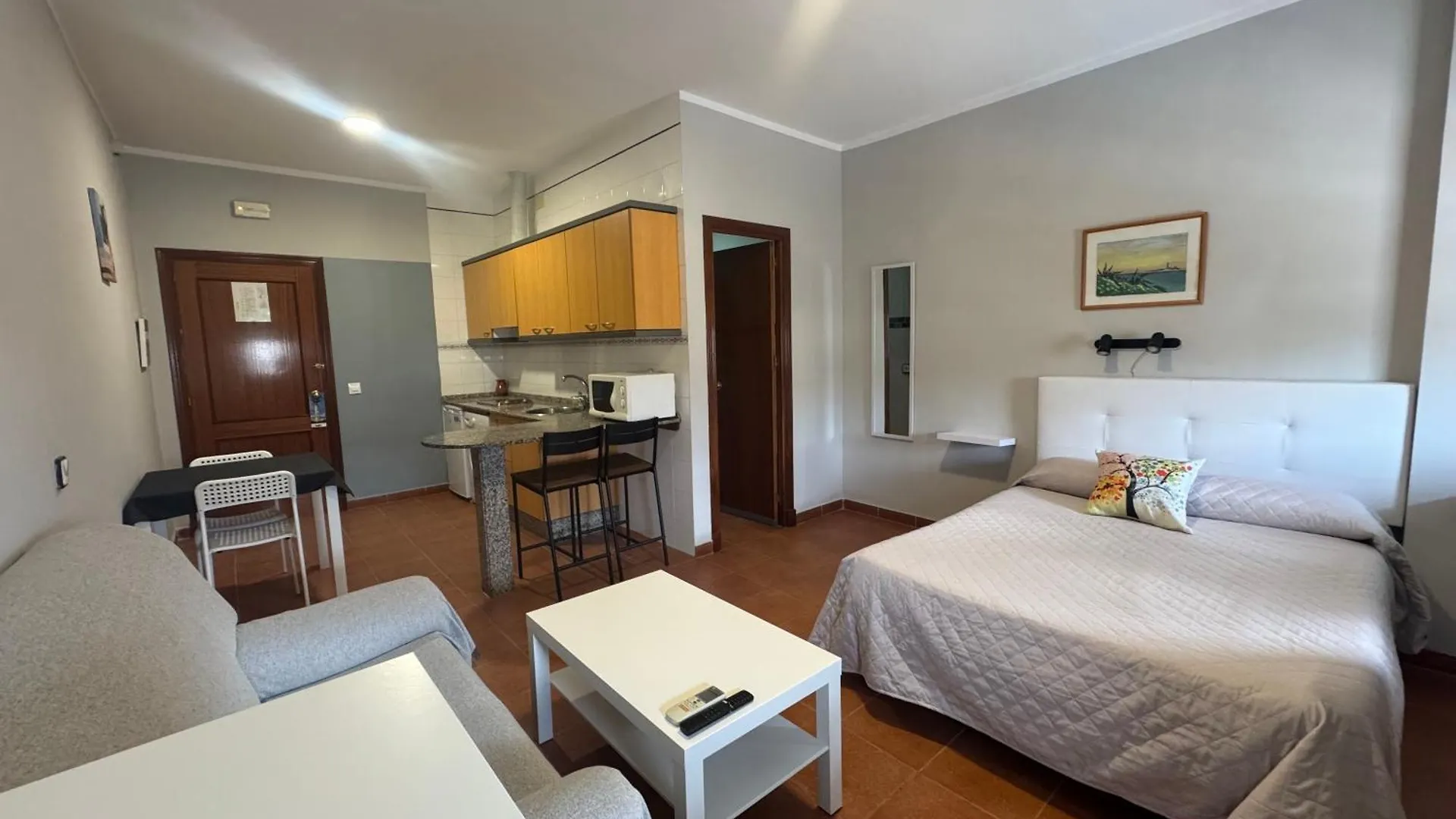 Konukevi Hostal Miramar Los Canos De Meca İspanya