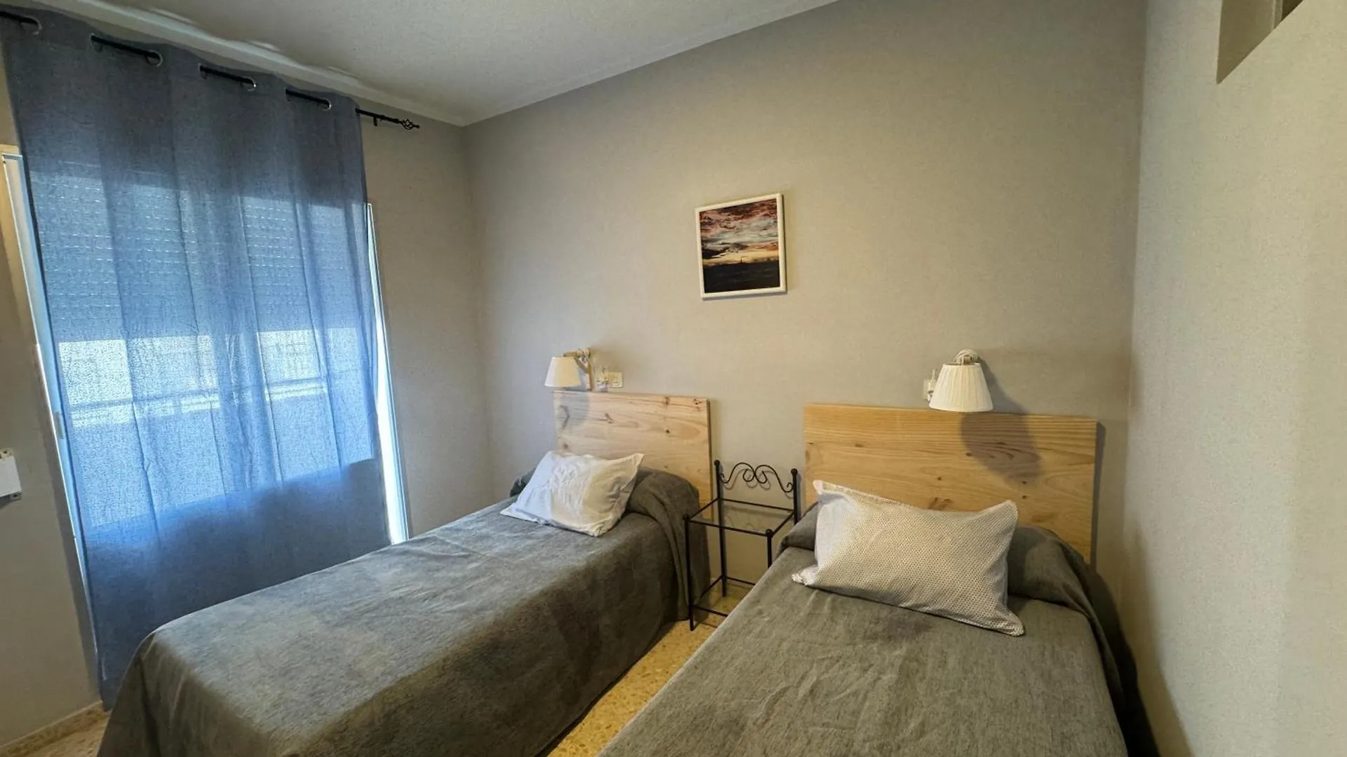 Konukevi Hostal Miramar Los Canos De Meca İspanya